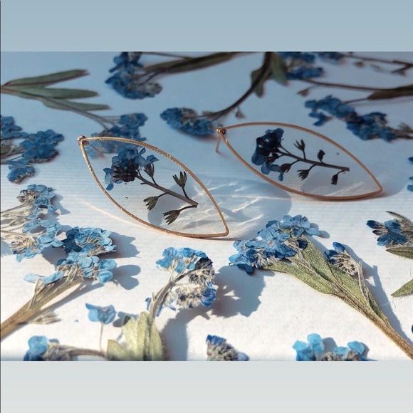 Forget-me-not STUDS - Picture 2 of 5